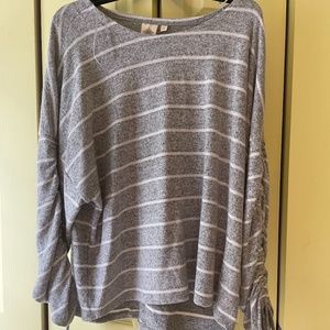 NWT Alkamy White & Gray Striped Long Sleeved Sweater, size large